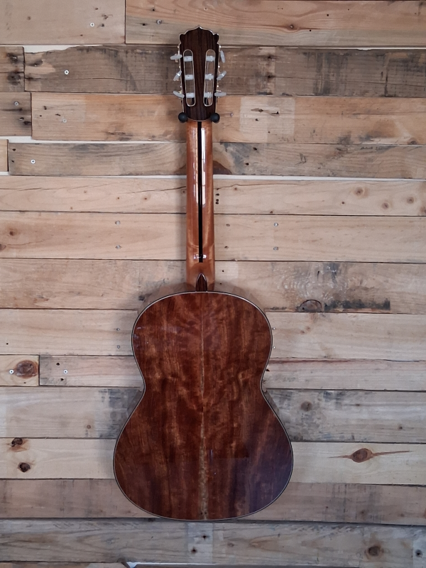 Hanika 56CC, Zeder / Chechen vollmassiv, made in Germany